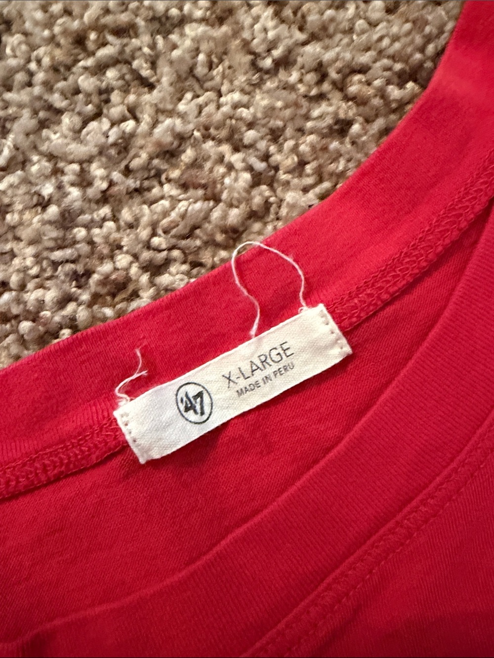 '47 Women's Red Tampa Bay Buccaneers Tshirt - XL - Picture 2 of 3